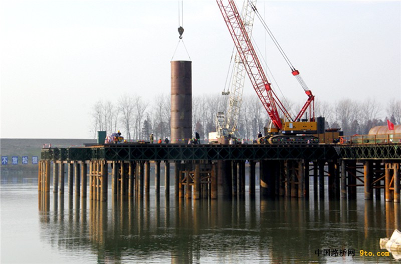 2桩基钢护筒施工