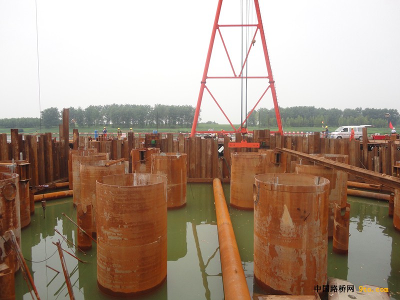 点击打开原图 4、深水超长桩基